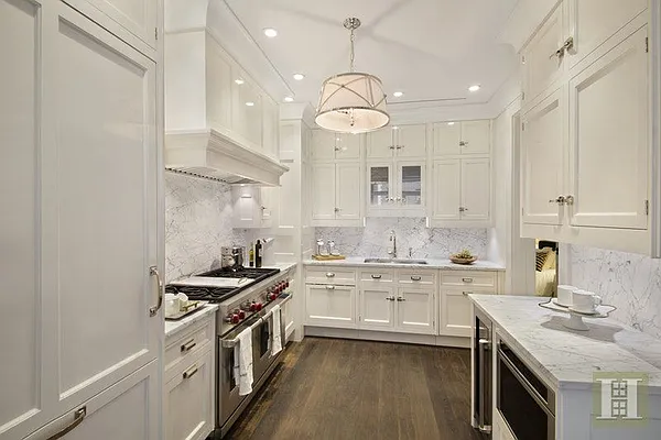 Rented by Halstead Real Estate | media 29