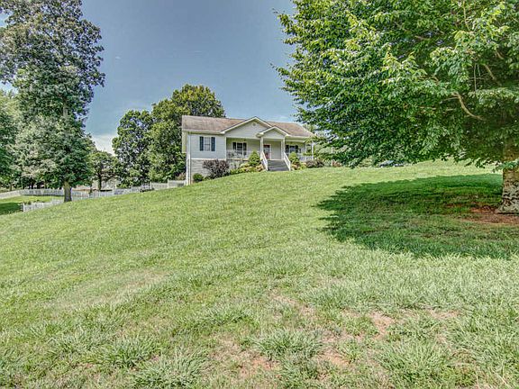 3rd image of 1201 Heritage Ln