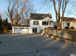 540 16th Ave, Moline, IL 61265