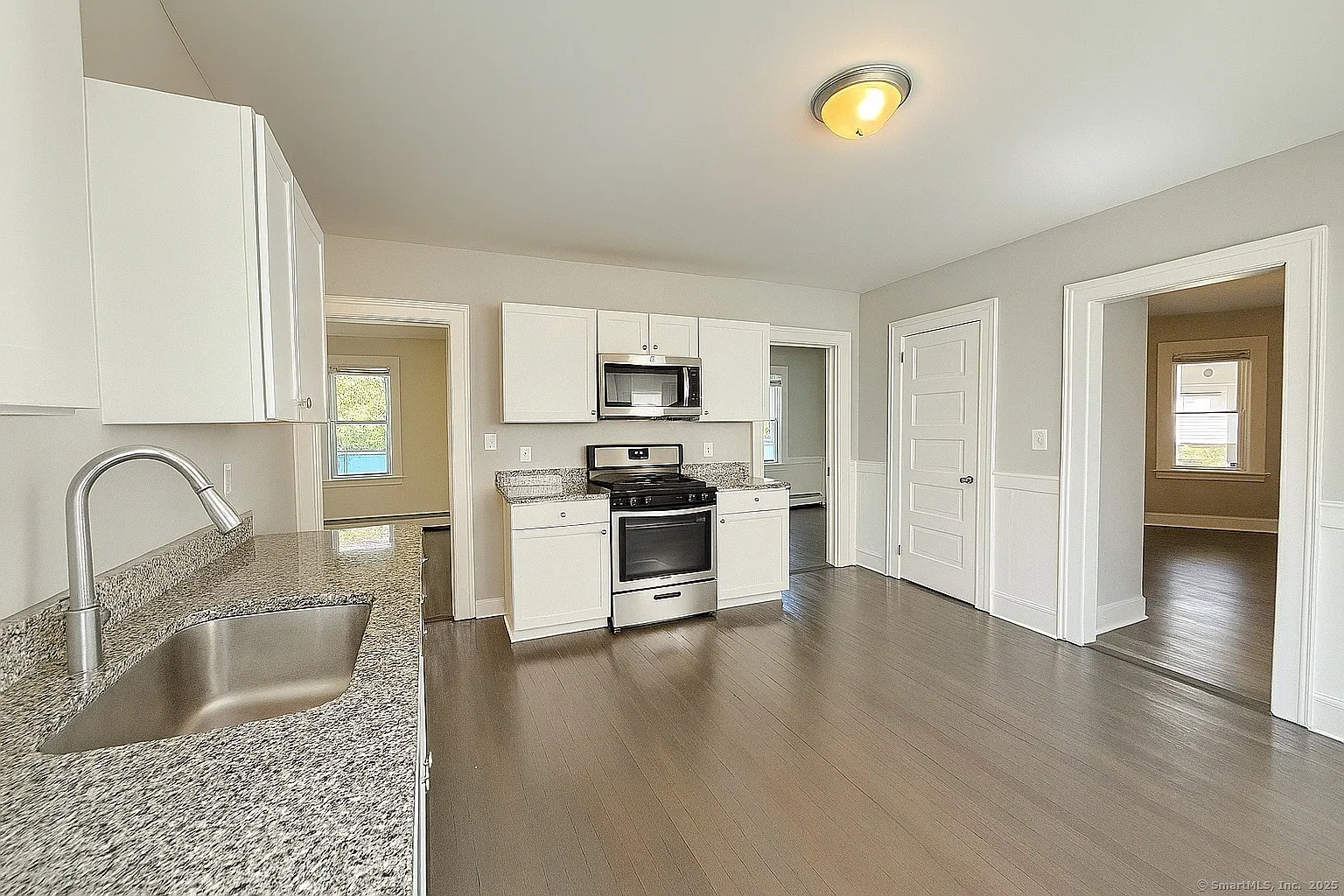 2 bed, 1.0 bath, 1100 sqft, $1,800 — Photo 3