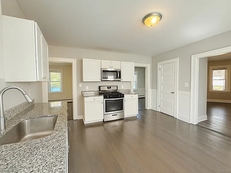 24 Miller St #2 — Photo 3