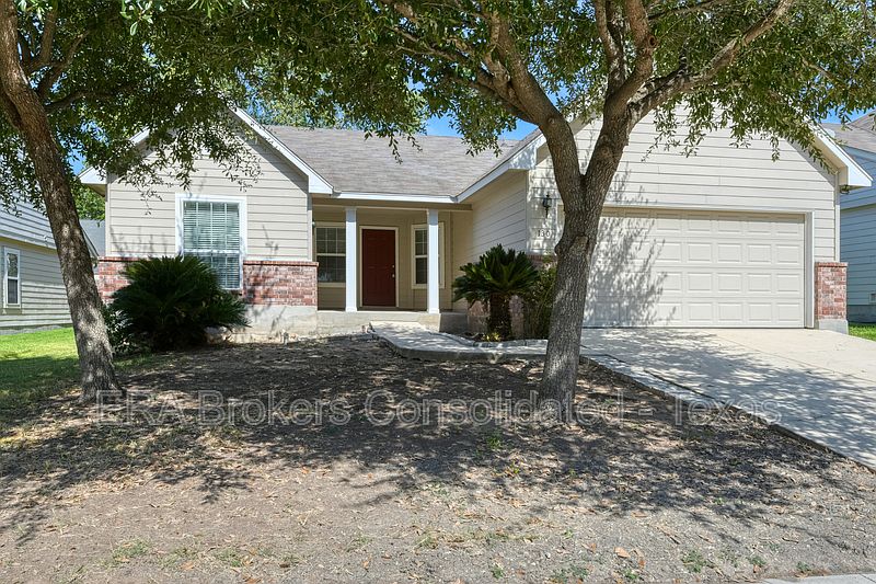 1st image of 130 Carmel Dr