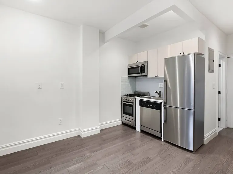 18 Avenue A #5F — Photo 3