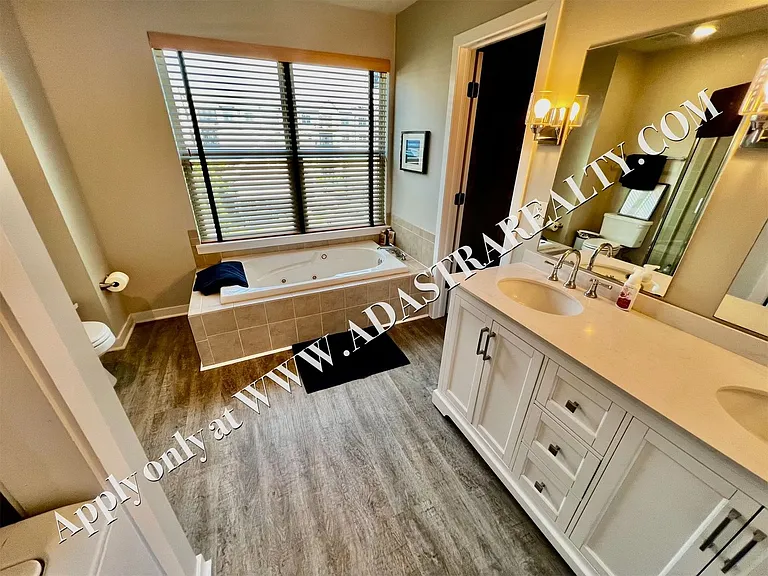 4545 Madison Ave — Photo 20