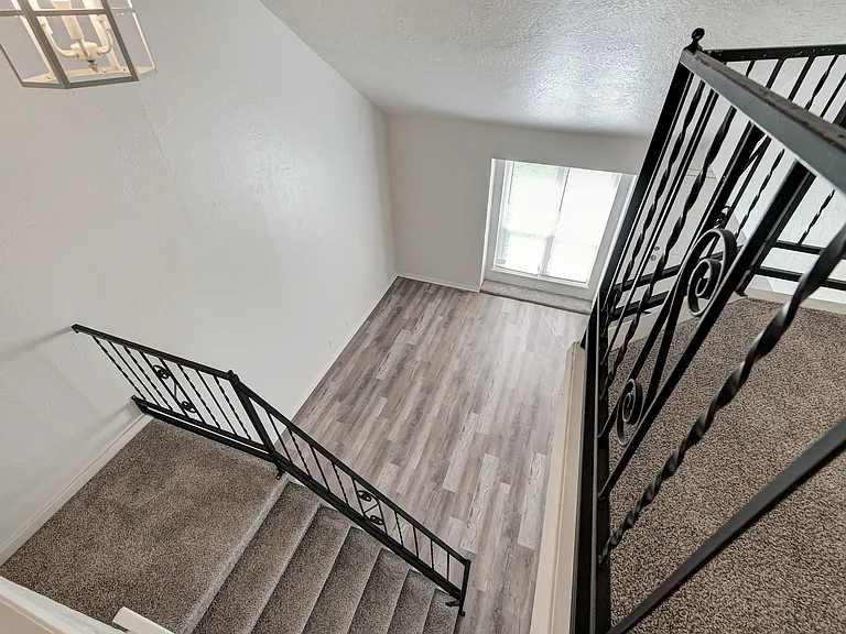 727 Vicksburg Ave — Photo 33