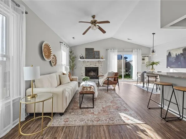 1584 Sword Dancer Dr, Virginia Beach, VA 23454