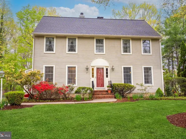 27 Benford Dr, West Windsor, NJ 08550