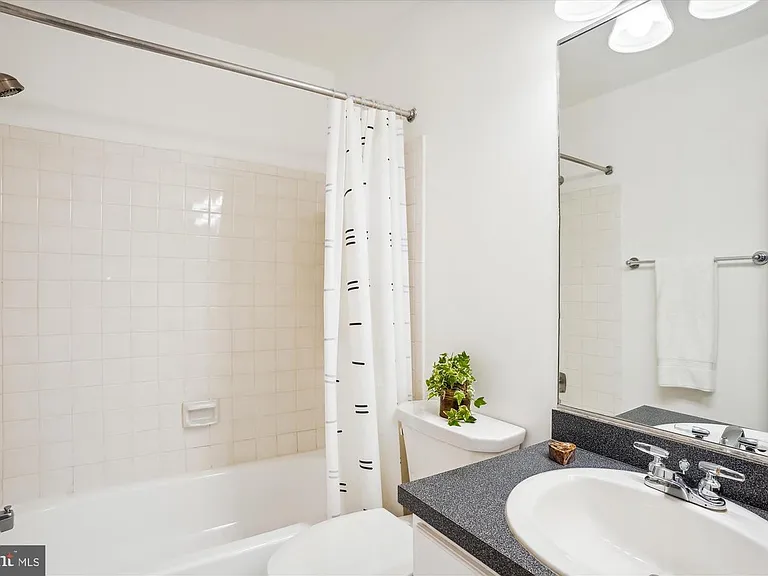7768 Heatherton Ln #7768 — Photo 14