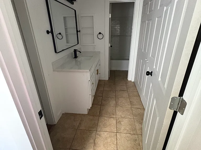 1618 Windmill Ln — Photo 13