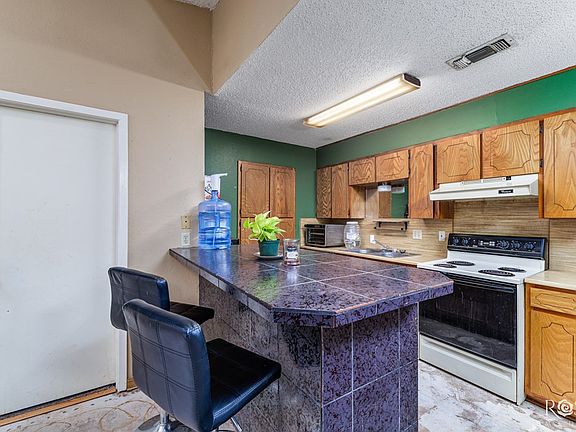 5th image of 3809 Green Meadow Dr