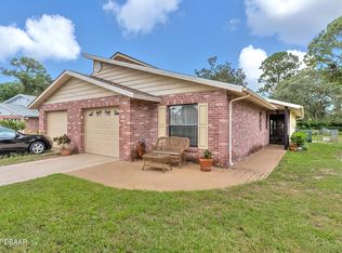 136 S Woodbridge Cir, Daytona Beach, FL 32119
