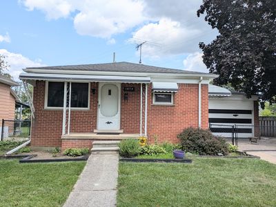 1074 Lincoln Ave, Lincoln Park, MI, 48146