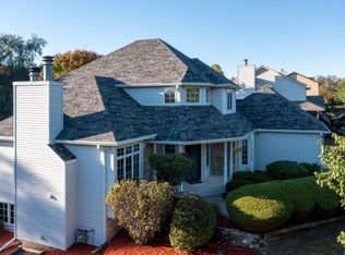 11432 Ridgecrest Dr, Roscoe, IL 61073