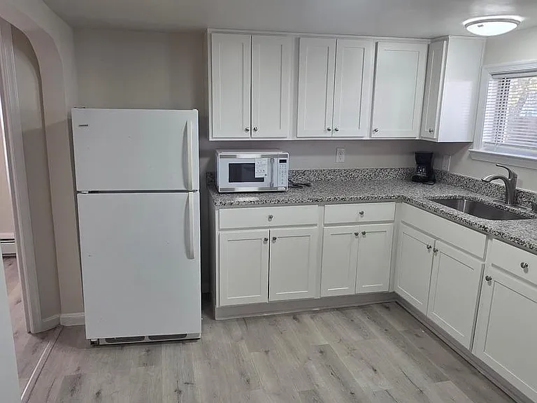 480 W South St #1 — Photo 2