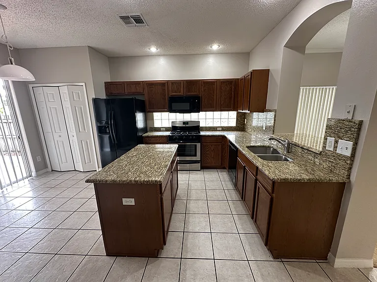 848 Obo Dr — Photo 3