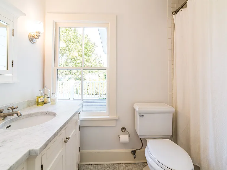 111 Montauk Hwy — Photo 11