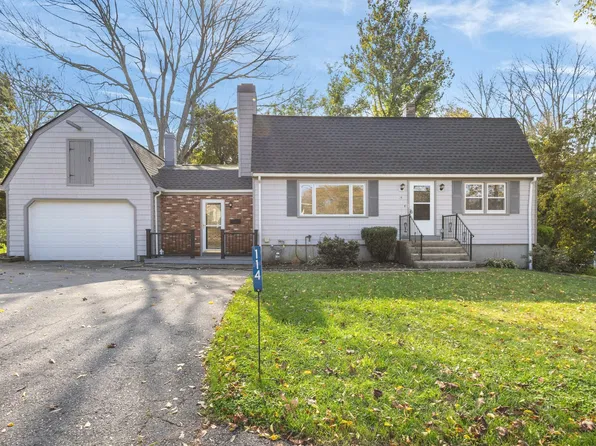 114 Valley Rd, Somerset, MA 02726