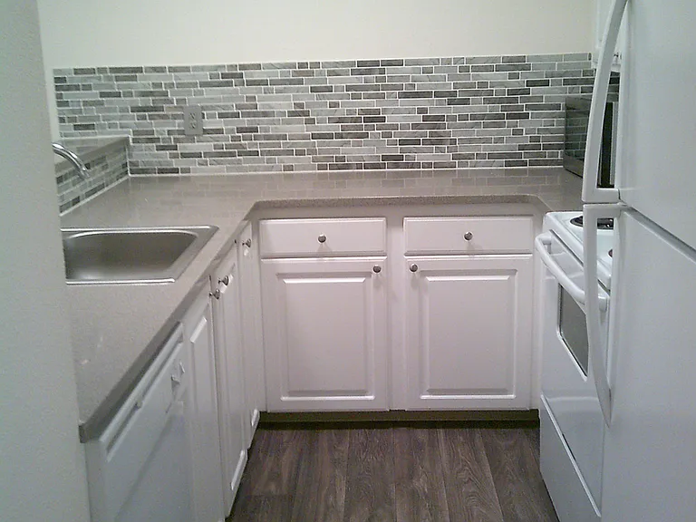 Poplar Lane Apartments — Photo 77