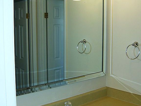 4th image of 2660 Venetian Way