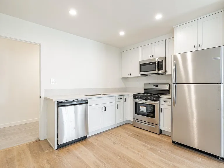 4511 Utah St — Photo 5
