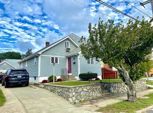 315 Aqueduct Rd, Cranston, RI 02910