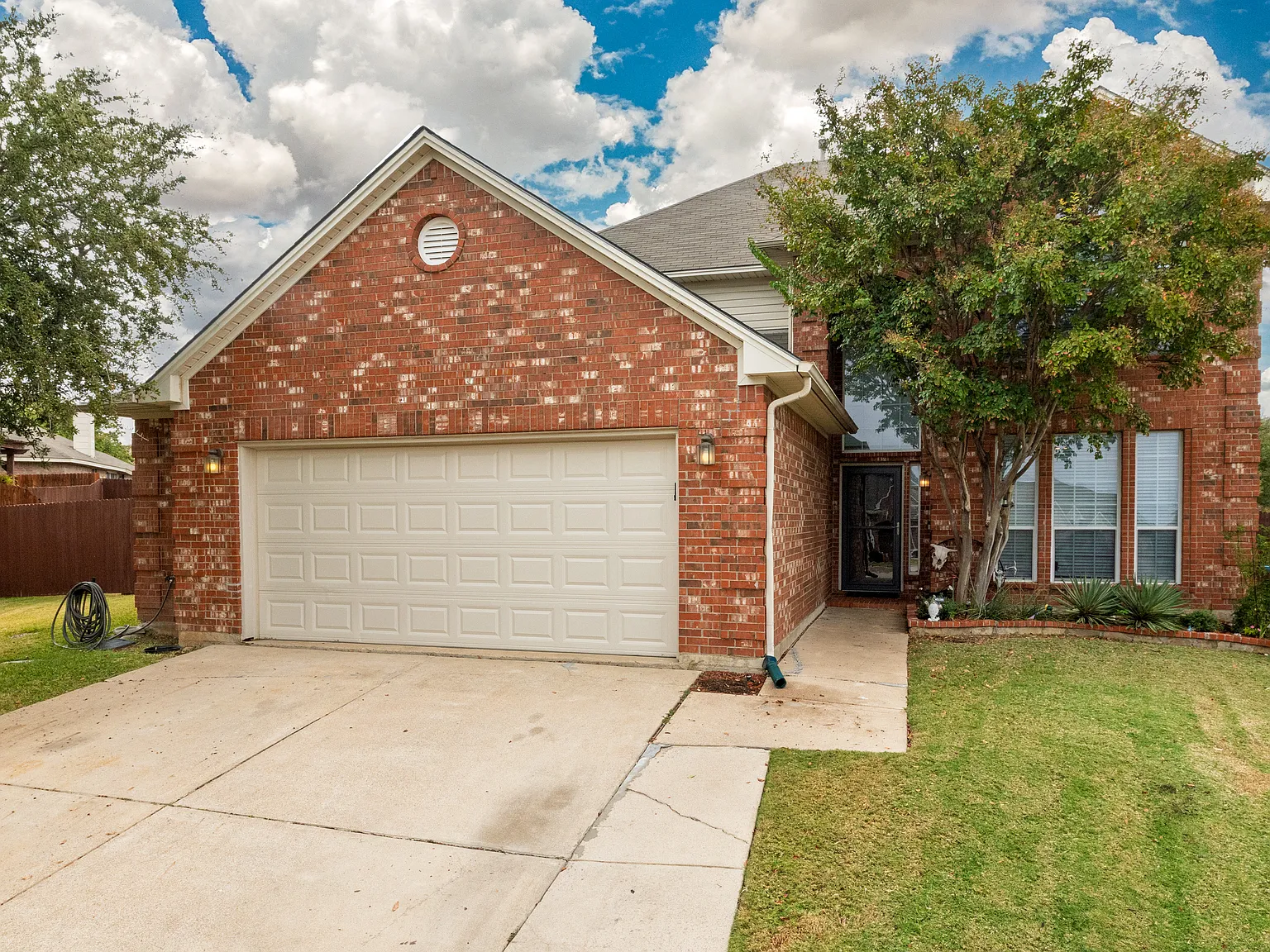 4 bed, 2.5 bath, 2535 sqft, $5,500 — Photo 2