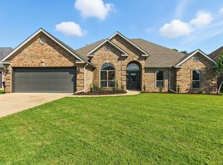 305 Maranes Cir, Maumelle, AR 72113