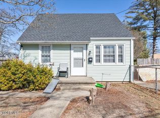 15 Woody Terrace, Hazlet, NJ 07734