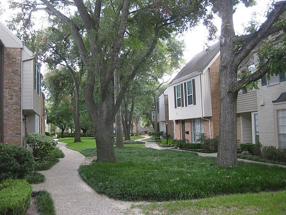 1st image of 13328 Trail Hollow Dr #3328