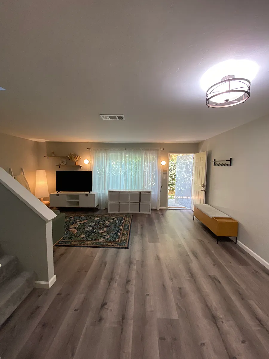 Building Photo - 4486 Bancroft St #4