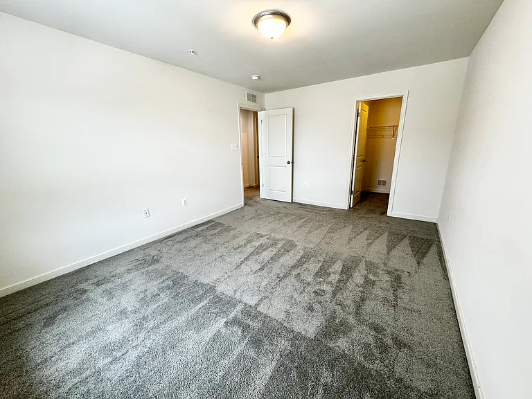 661 E Church St #B — Photo 21