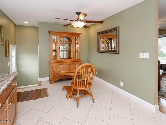 5th image of 3201 Dale Ann Dr