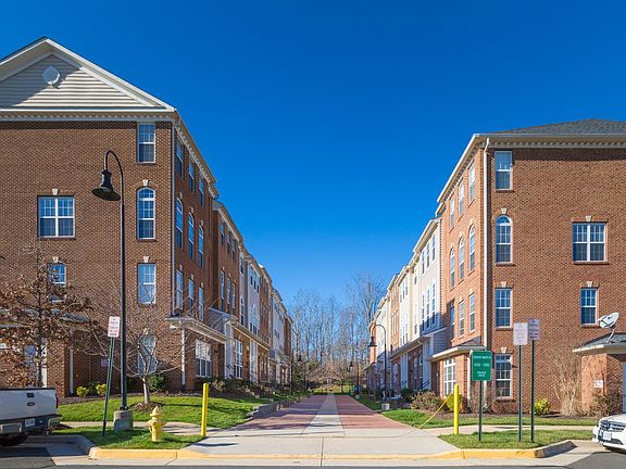 3rd image of 15284 Rosemont Manor Dr #56