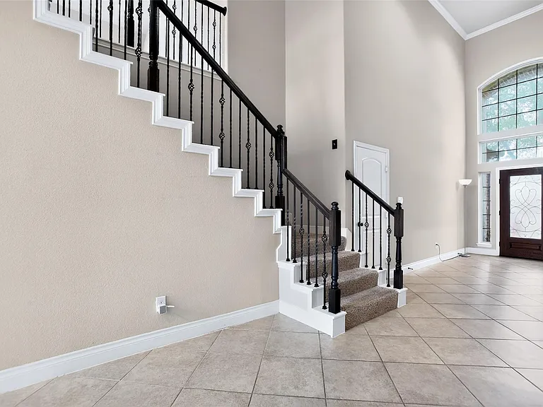 6535 Arroyo Springs Ln — Photo 8