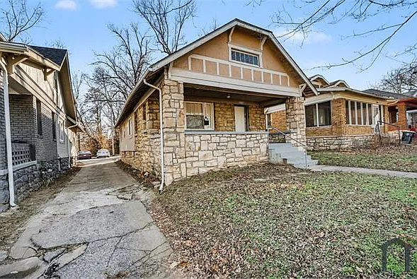 2219 E Gregory Blvd — Photo 12