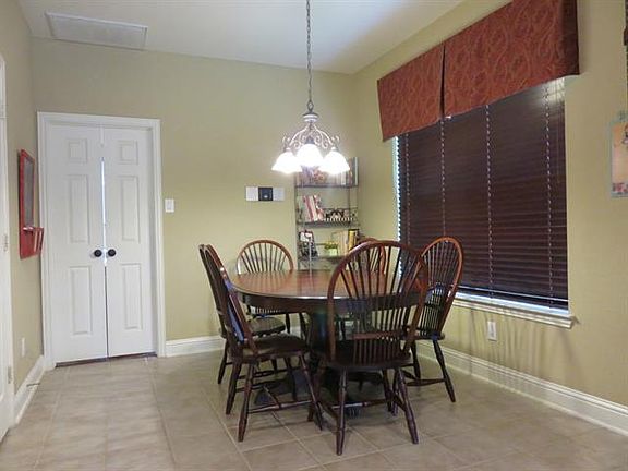 5th image of 3821 Founders Ln