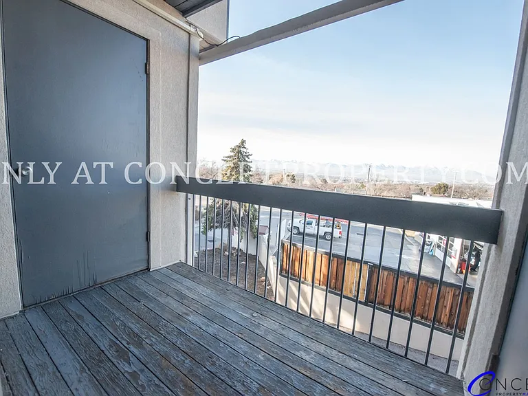 Foothill Terrace — Photo 277