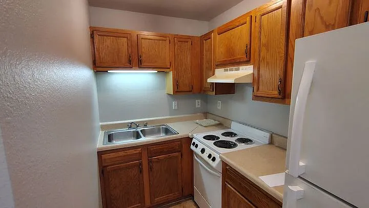 Cornerstone Apartments — Photo 3