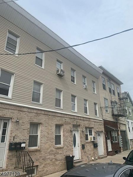 2nd image of 16-18 Cleveland Ave