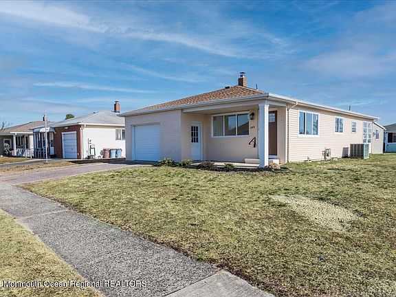 5th image of 249 Bonaire Drive