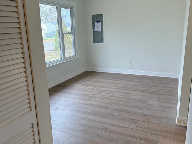 112 Oakdale Ave — Photo 10