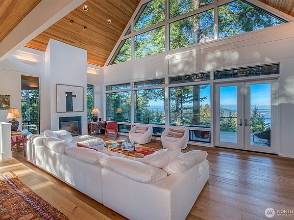 4th image of 749 Spring Hill Road