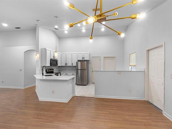4th image of 287 Marsh Landing Cir