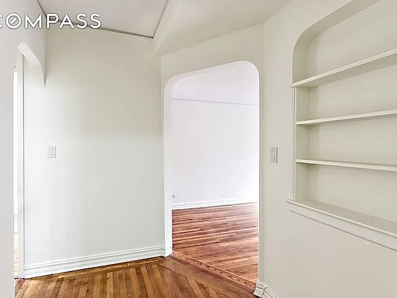 4th image of 145 E 22nd St APT 4E