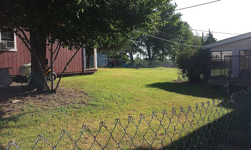 2nd image of 1040 Bean St