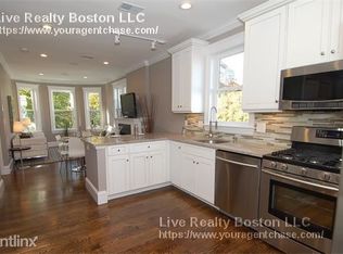 25 Pleasant St, Dorchester, MA 02125