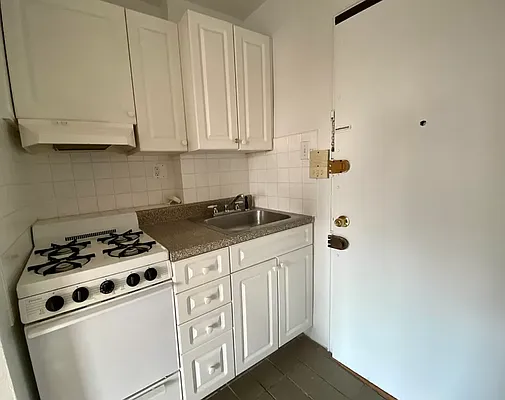 Rented by Compass | media 9