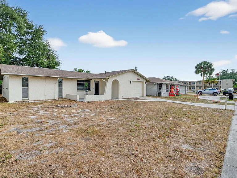 8626 Robilina Rd — Photo 5