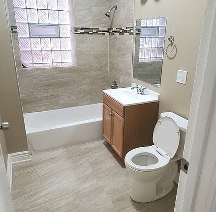 2nd image of 7033 S Vernon Ave #1S