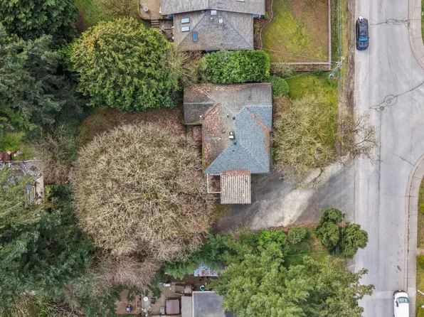 19150 61a Ave, Surrey, BC V3S 8C7